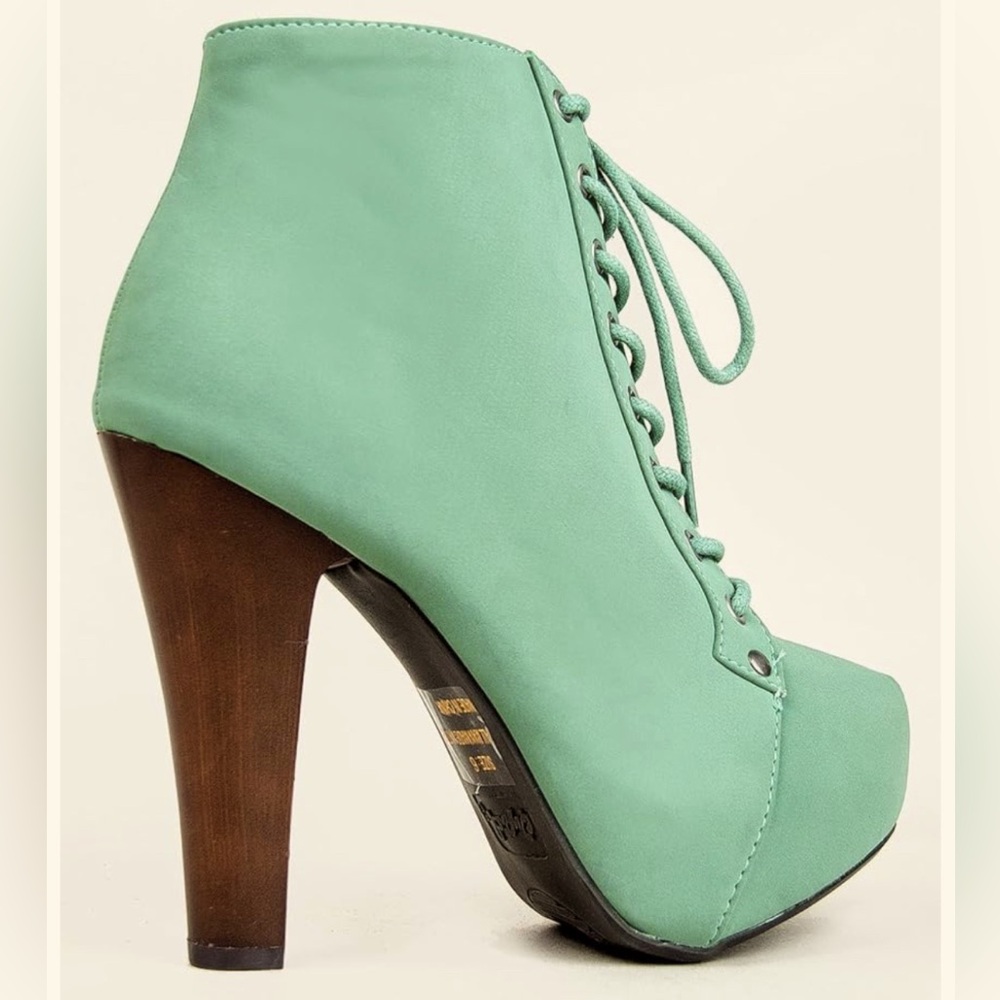 Qupid brand lace zip up ankle high booties